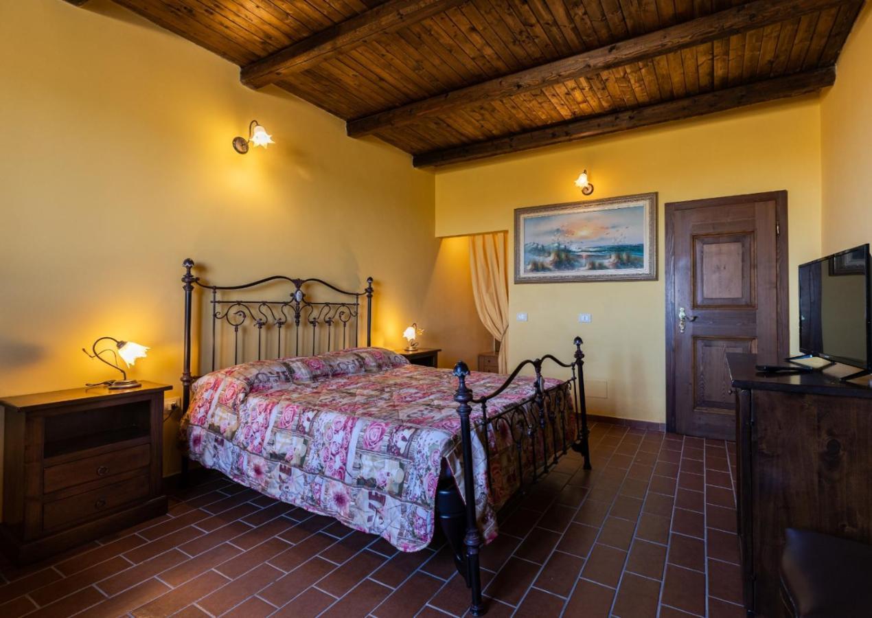 Castello Di Petecciano B&B 莫斯西亚诺·圣安吉罗 外观 照片