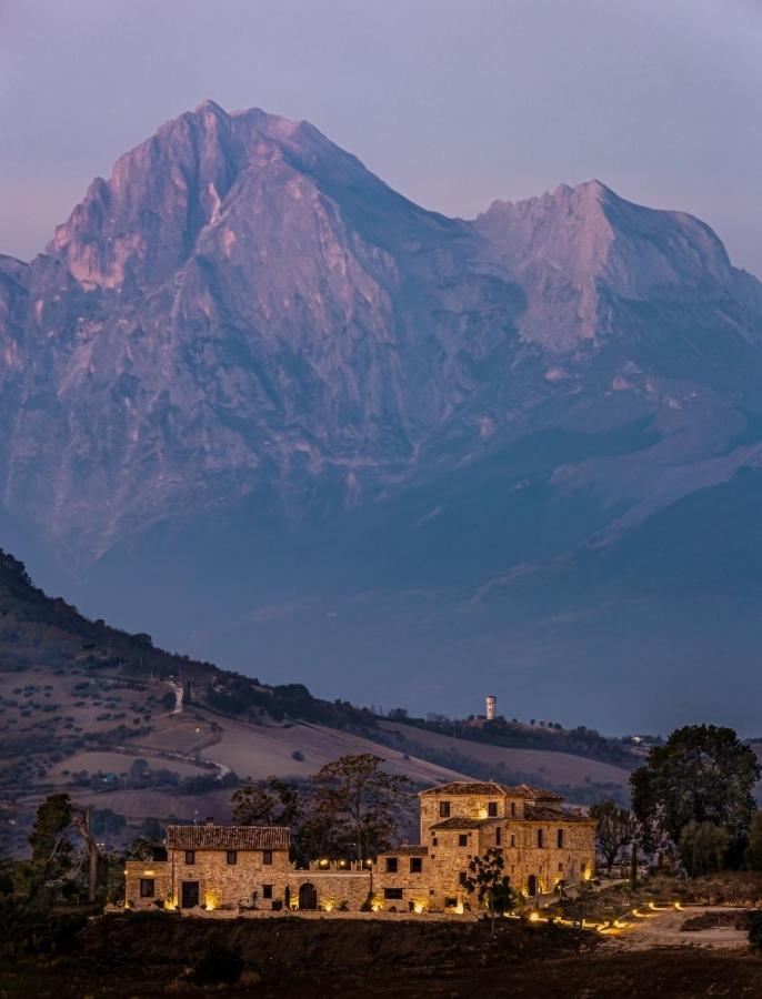 Castello Di Petecciano B&B 莫斯西亚诺·圣安吉罗 外观 照片