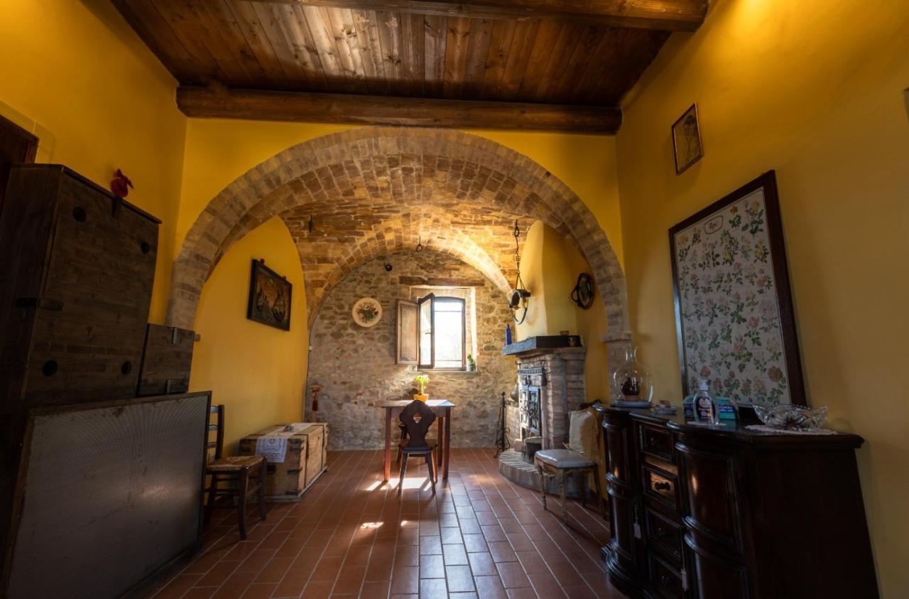 Castello Di Petecciano B&B 莫斯西亚诺·圣安吉罗 外观 照片