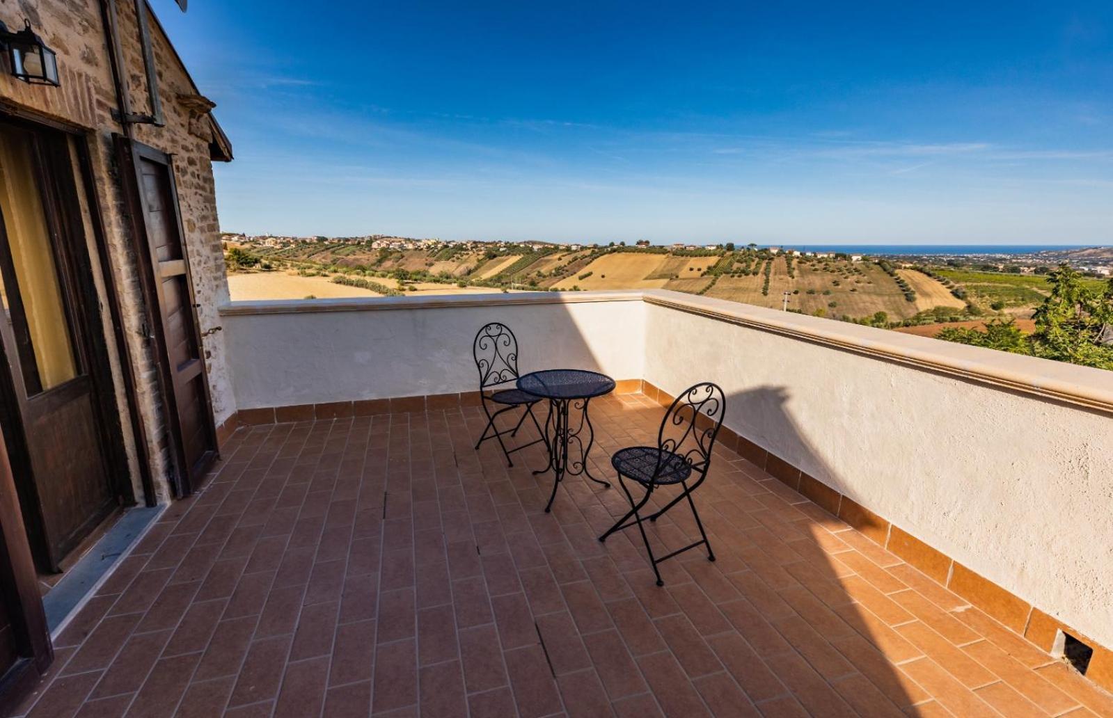 Castello Di Petecciano B&B 莫斯西亚诺·圣安吉罗 外观 照片