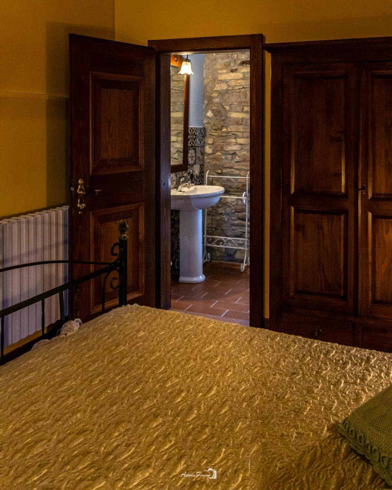 Castello Di Petecciano B&B 莫斯西亚诺·圣安吉罗 外观 照片