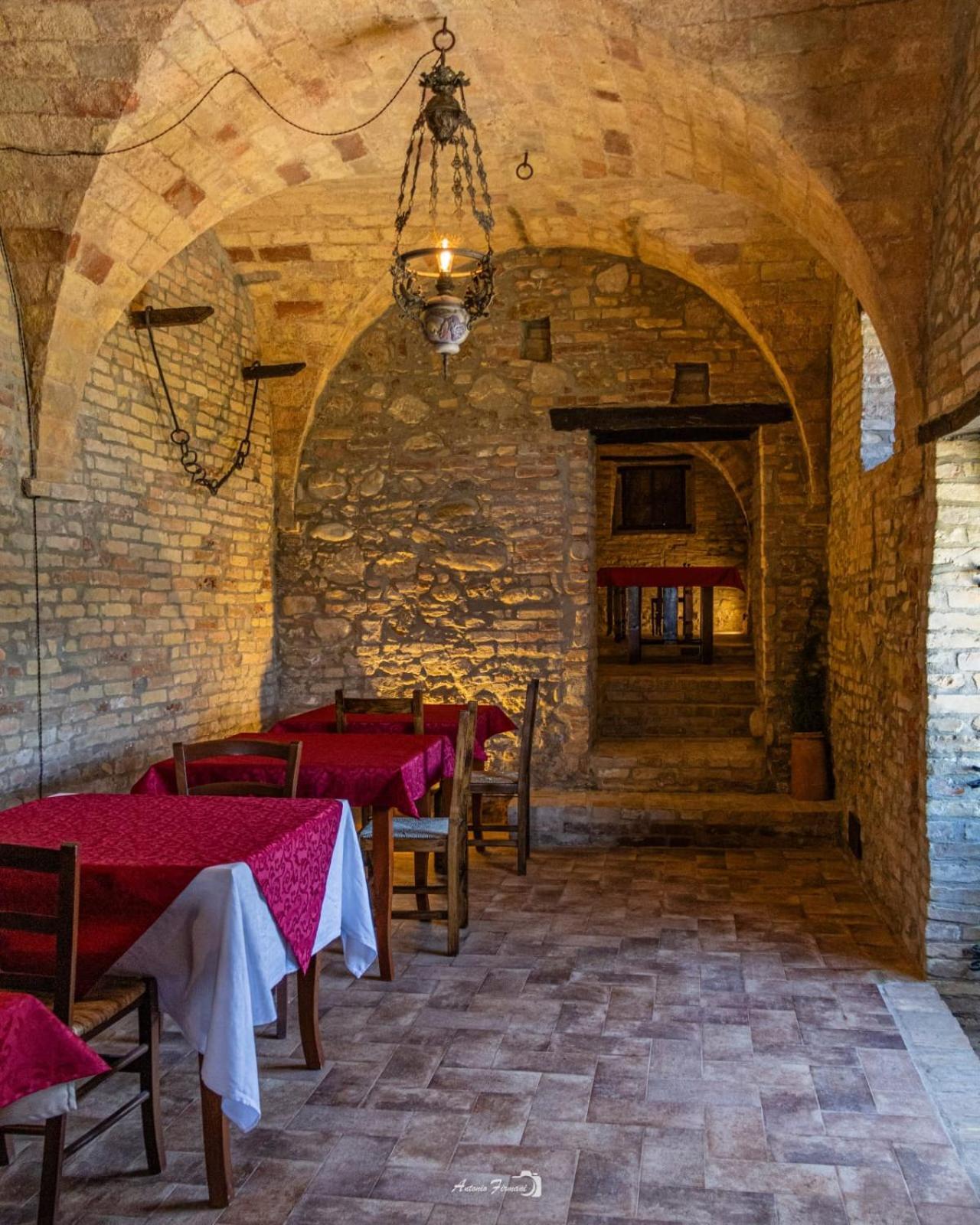 Castello Di Petecciano B&B 莫斯西亚诺·圣安吉罗 外观 照片